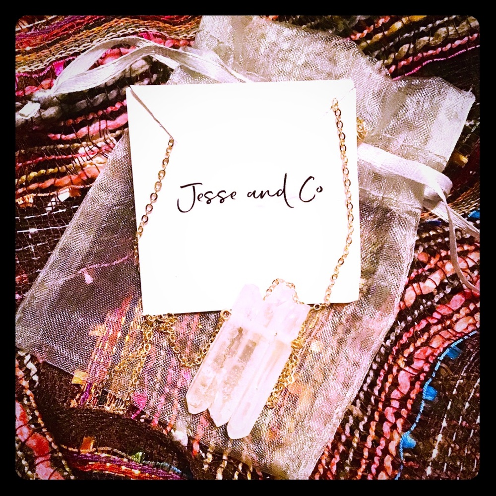 🌟BNWT CLEAR TRIPLE QUARTZ NECKLACE BY JESSE & CO